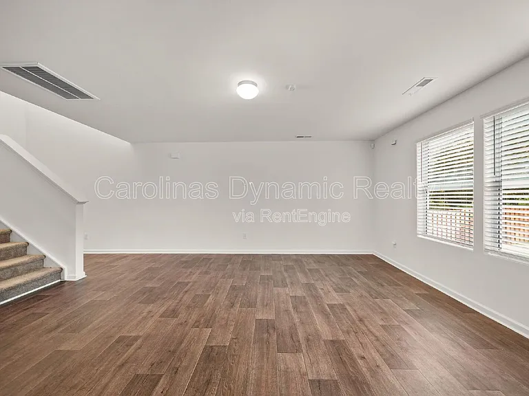1025 Newfound Hollow Dr — Photo 3