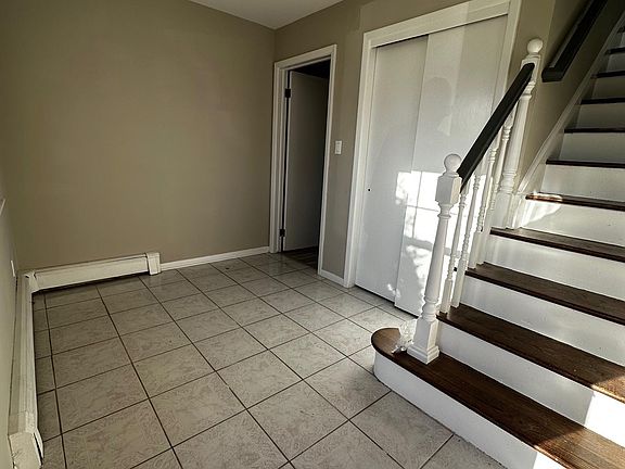 2nd image of 48 Lynn Ct