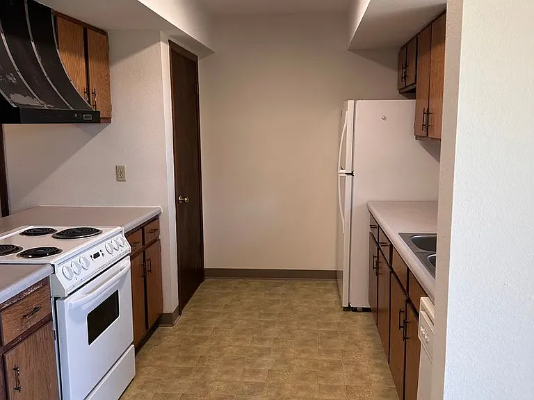 20 Hoffman Dr #1-4 — Photo 2