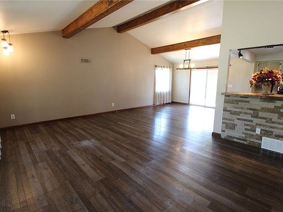 2nd image of 100 Nassau St