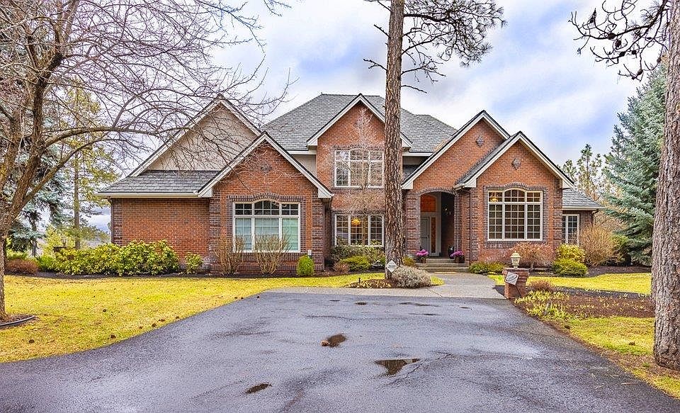 1st image of 2015 E Wildflower Ln