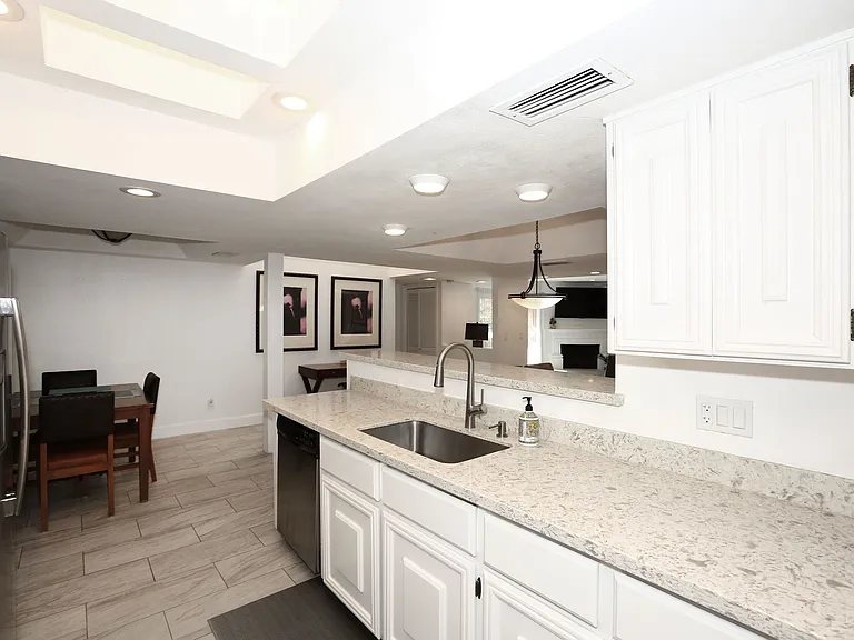 8095 E Via Del Desierto — Photo 16