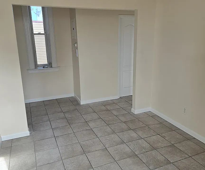 1612 Saint Peters Ave #3
