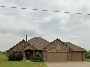 2107 E Sooner Rd, Tuttle, OK 73089
