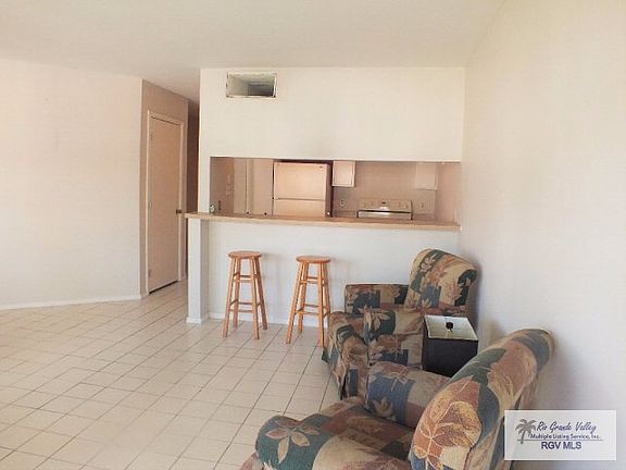 5th image of 200 Padre Blvd