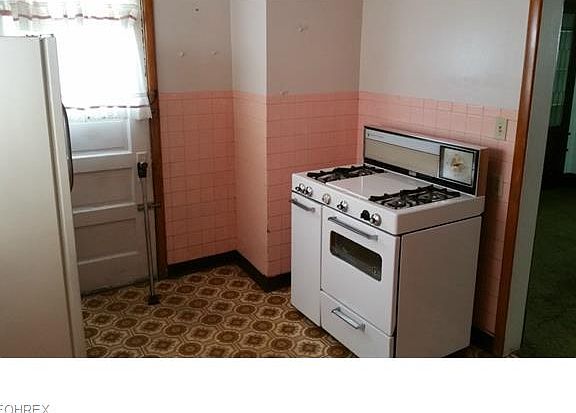 4th image of 3226 W 114th St
