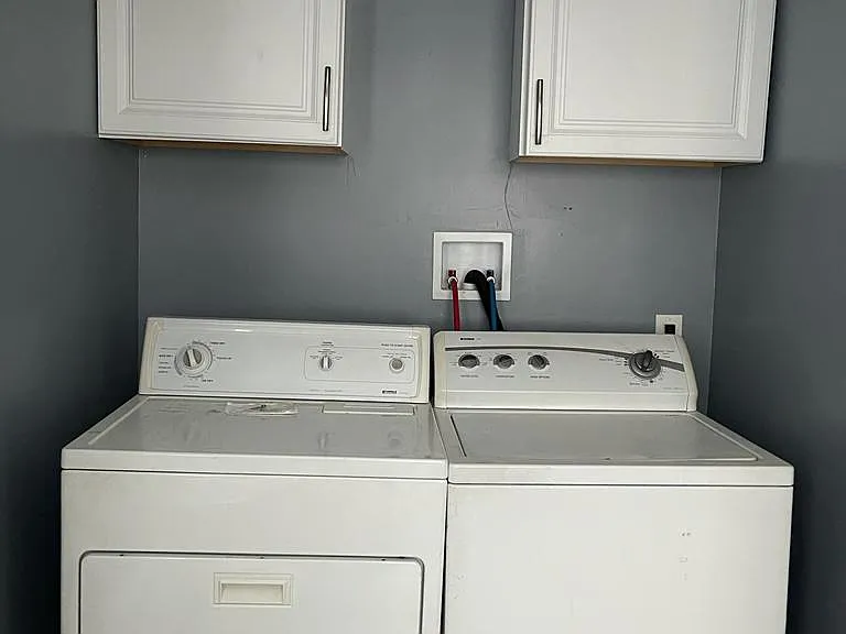 2524 Hiland St — Photo 4