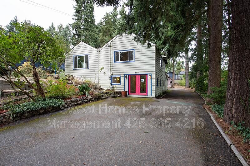 1st image of 1338 N 152nd St