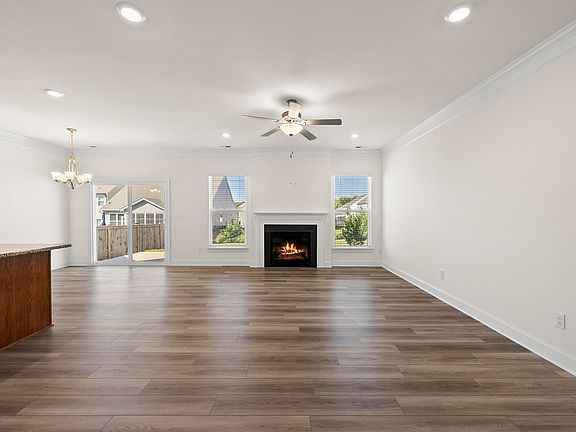 2nd image of 545 Glenwyck Ct
