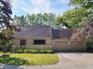 465 Ems R4 Ln, Pierceton, IN 46562