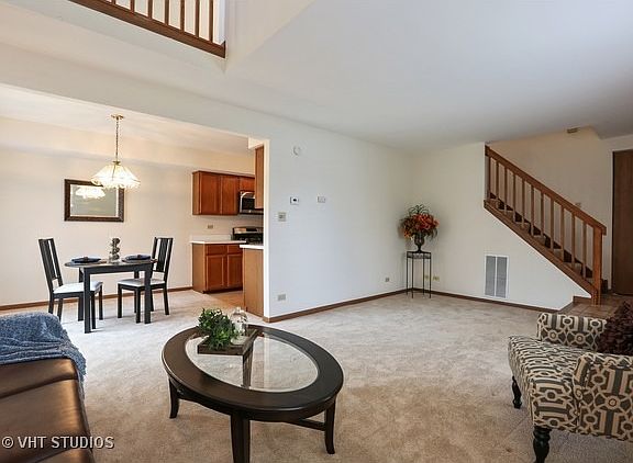 3rd image of 3S108 Timber Dr