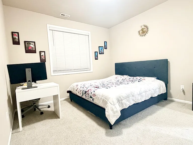 Bedroom1 - Mainfloor