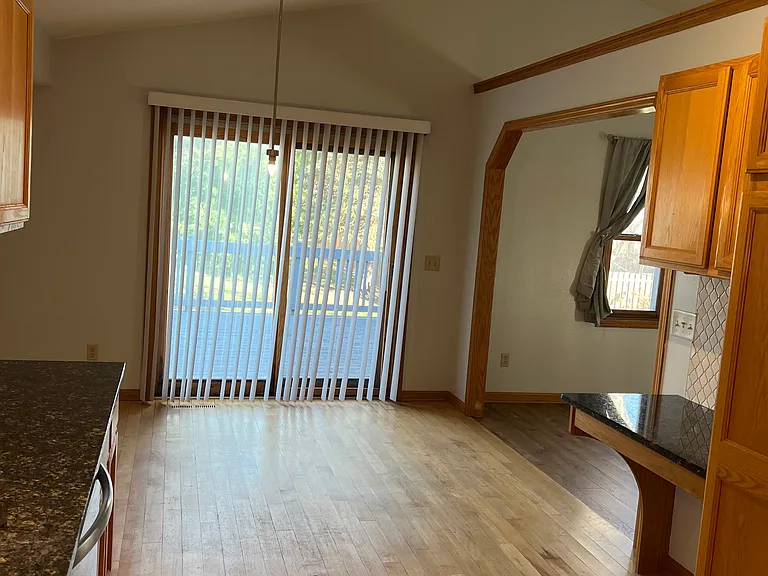 987 N Thompson Rd — Photo 15