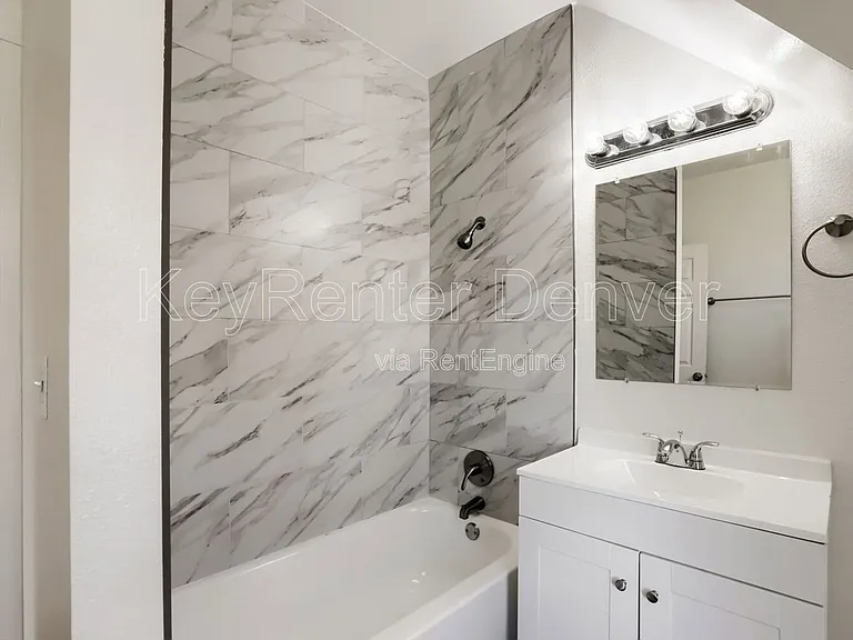 1118 6th St #B — Photo 17