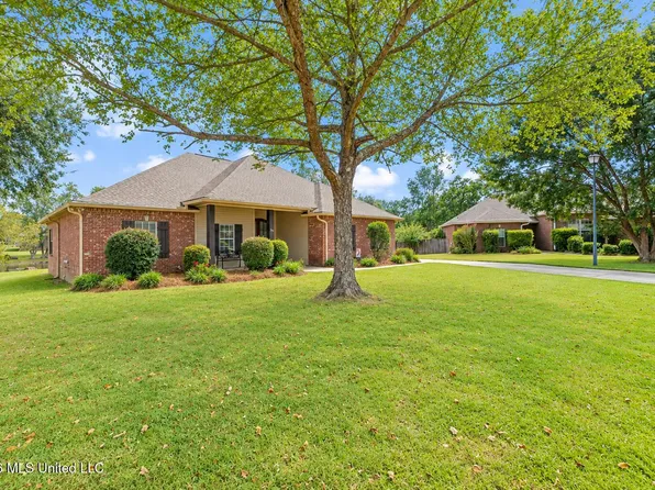25 Lakeland Cir, Petal, MS 39465