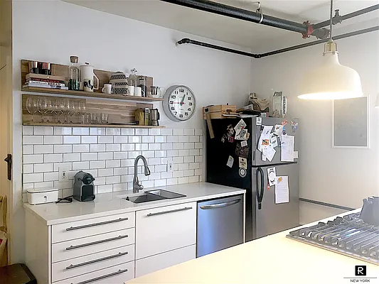 Rented by R New York | media 71