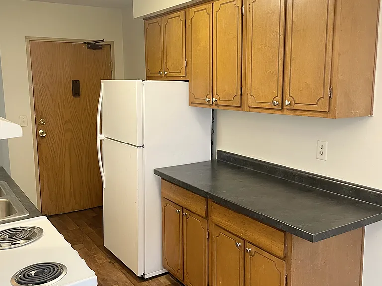 Oak Hills Apartments — Photo 13