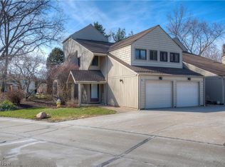 5 Landings Way, Avon Lake, OH 44012