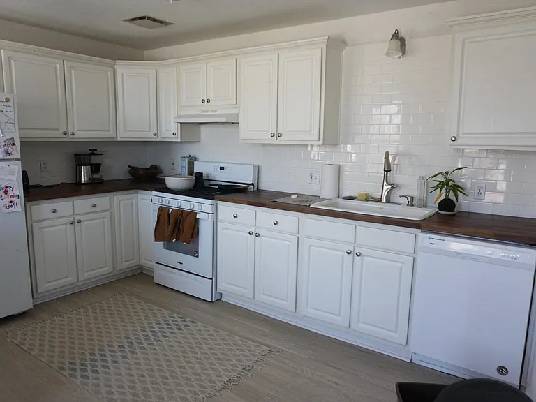 1817 W 44th St #3 — Photo 4