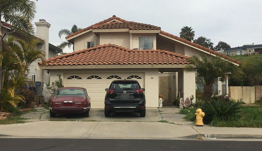 1st image of 33 Las Flores Dr