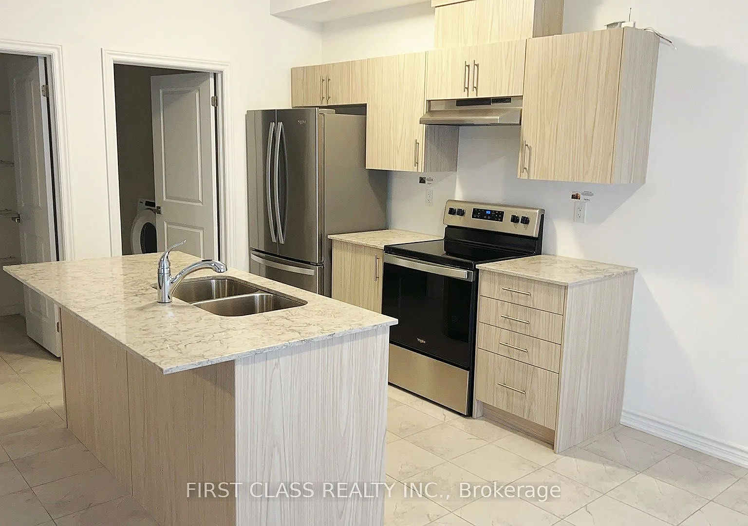 4 bed, $3,050 — Photo 2