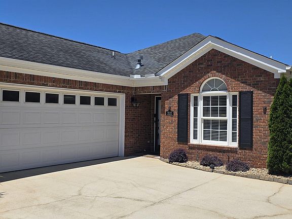 2nd image of 202 Pinnacle Dr