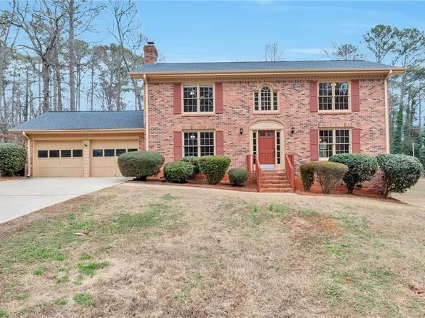 1306 Arlene Ct SW, Lilburn, GA 30047