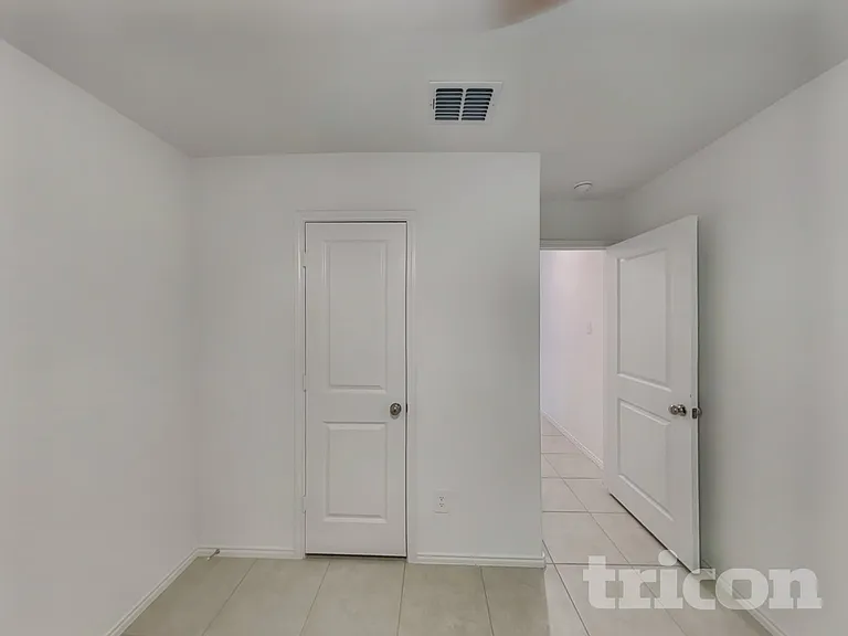 2602 Vavra Ln — Photo 11