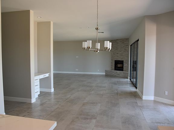 3rd image of 1020 E Birchwood Pl