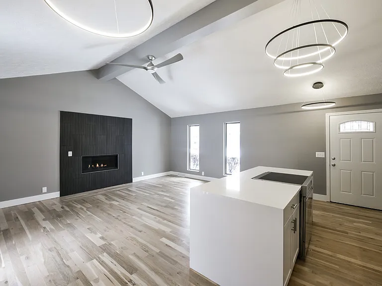 6804 S 140th Ave — Photo 8