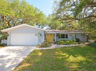 633 Crescent Dr, Largo, FL 33770