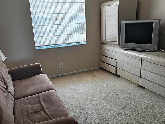 3rd image of 478 Flanders J #478