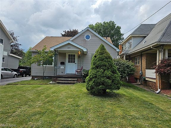 2nd image of 325 Bonnie Brae Ave NE