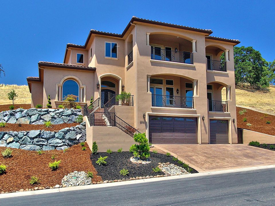 1st image of 2592 Clubhouse Dr W