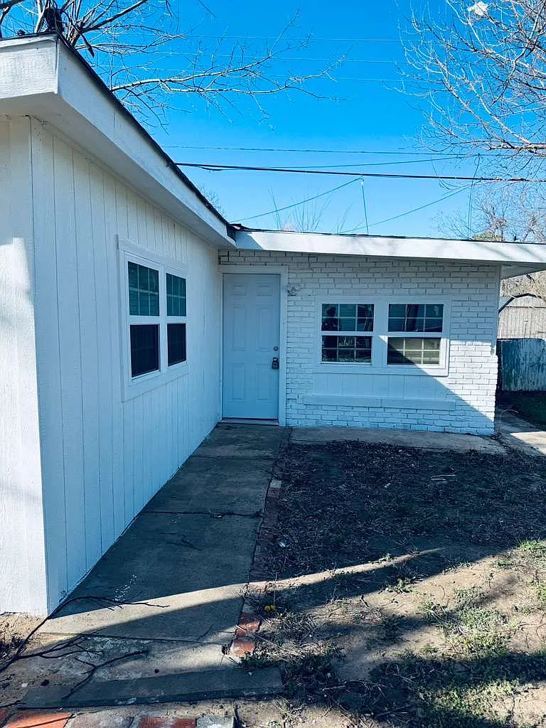 4 bed, 1220 sqft, $1,500 — Photo 3