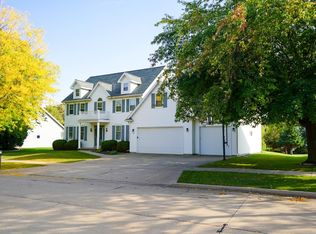 511 E Sheffield Ln, Appleton, WI 54913