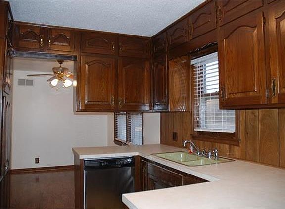3rd image of 5014 S Crysler Ave