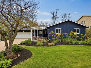 2332 Fairlane Dr NE, Cedar Rapids, IA 52402