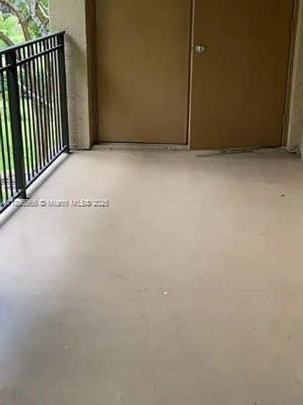 230 SW 117th Ter #11208 — Photo 3