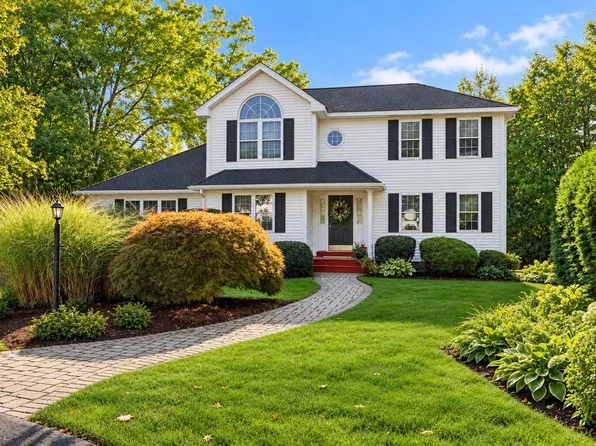2 Gwen Dr, Auburn, MA 01501
