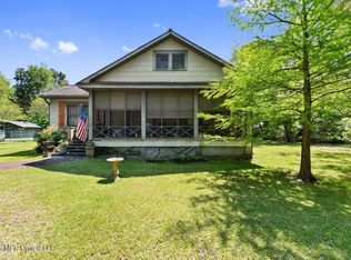 506 Ward Ave, Ocean Springs, MS 39564