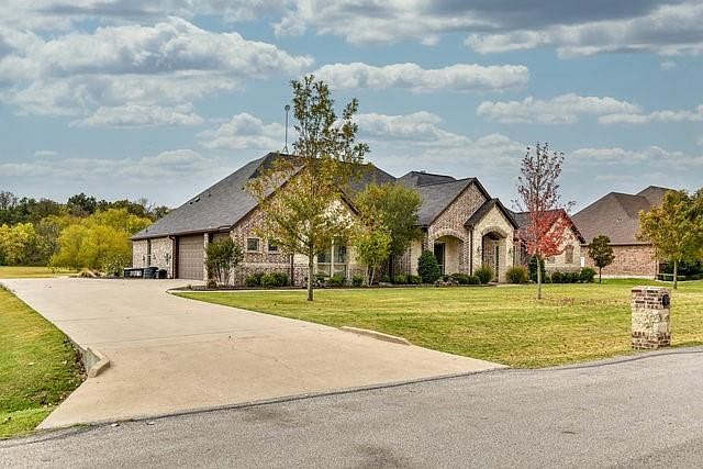 1st image of 2051 Willow Bend Dr