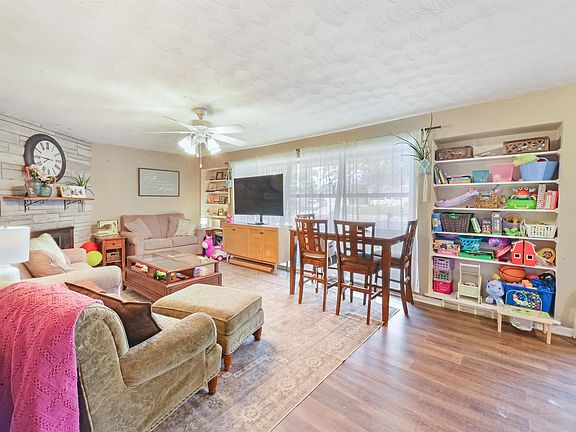 4th image of 358 Primrose Ln