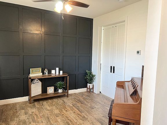 Office by entry 