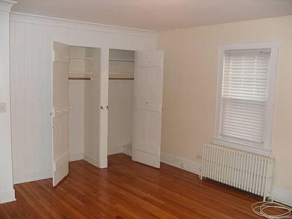 5th image of 2089 Stoneybrook Ave #2