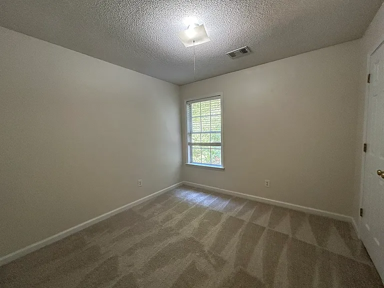 180 Sessingham Ln — Photo 33