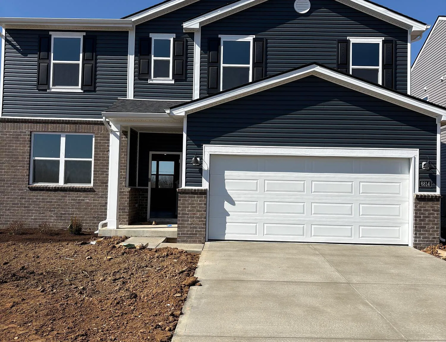 4 bed, 2.5 bath, 2265 sqft, $2,750 — Photo 2