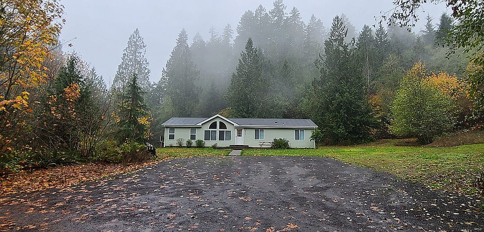 1st image of 212 NE Steelhead Dr S
