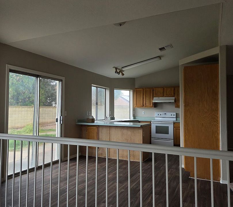 2nd image of 4502 E Scott Ave