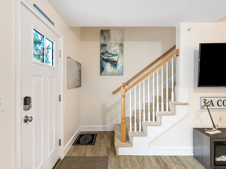 128 Ashworth Ave #307 — Photo 20